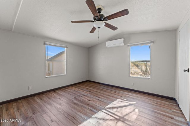 21199 W ESCAPEE Way, Congress, AZ 85332