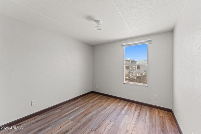 21199 W ESCAPEE Way, Congress, AZ 85332