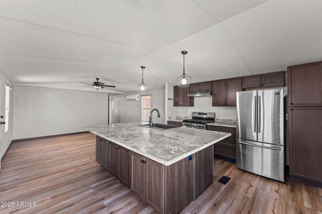 21199 W ESCAPEE Way, Congress, AZ 85332