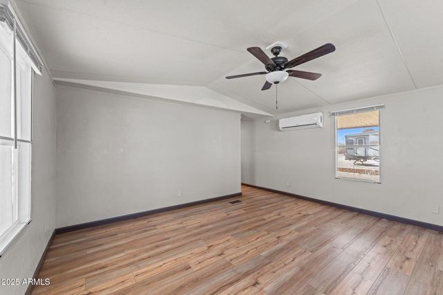 21199 W ESCAPEE Way, Congress, AZ 85332