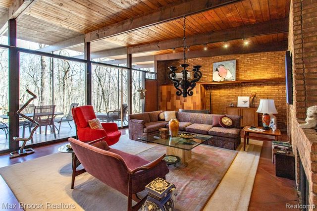 30875 Franklin Road, Franklin, MI 48025