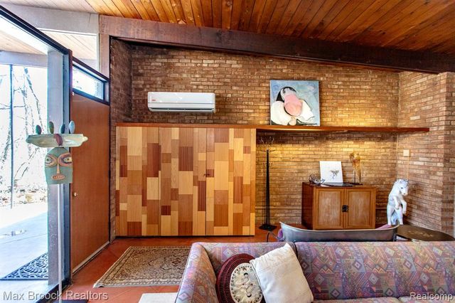 30875 Franklin Road, Franklin, MI 48025