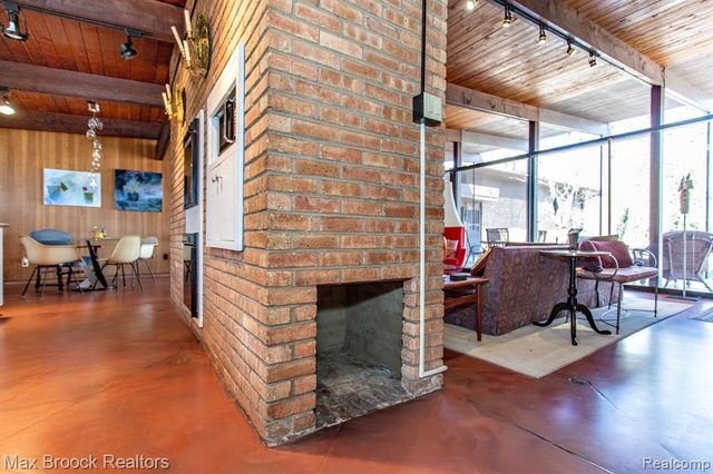 30875 Franklin Road, Franklin, MI 48025