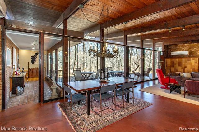 30875 Franklin Road, Franklin, MI 48025