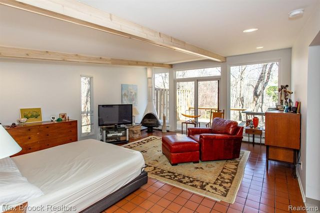 30875 Franklin Road, Franklin, MI 48025