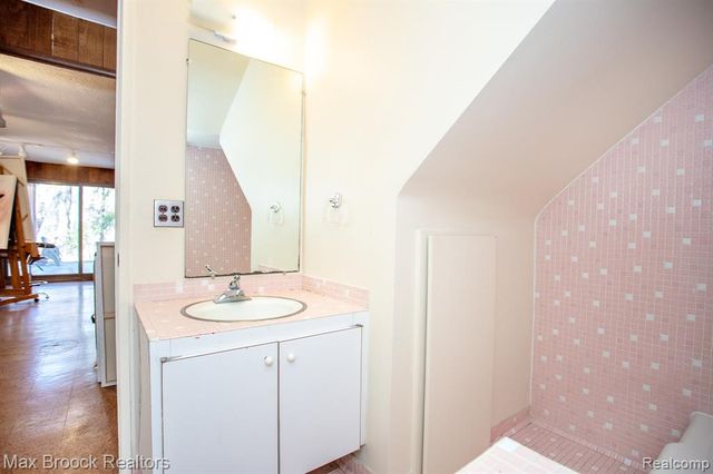 30875 Franklin Road, Franklin, MI 48025