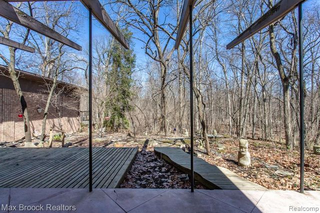 30875 Franklin Road, Franklin, MI 48025