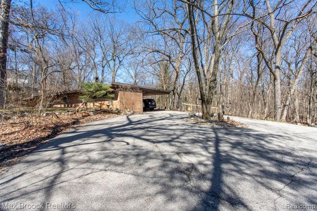 30875 Franklin Road, Franklin, MI 48025