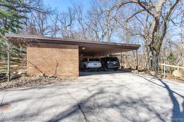 30875 Franklin Road, Franklin, MI 48025