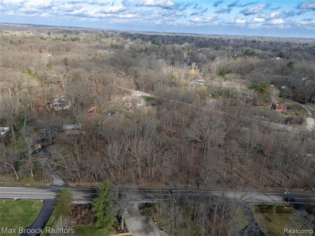 30875 Franklin Road, Franklin, MI 48025