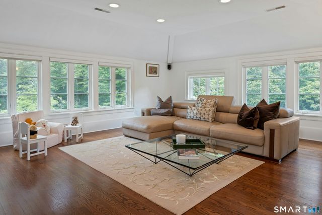700 Hollow Tree Ridge Road, Darien, CT 06820