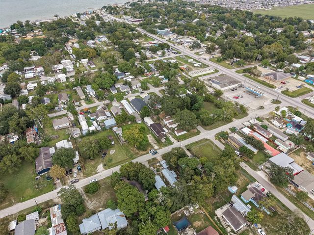 4447 5th Street, Bacliff, TX 77518