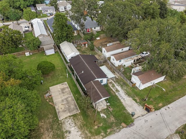 4447 5th Street, Bacliff, TX 77518