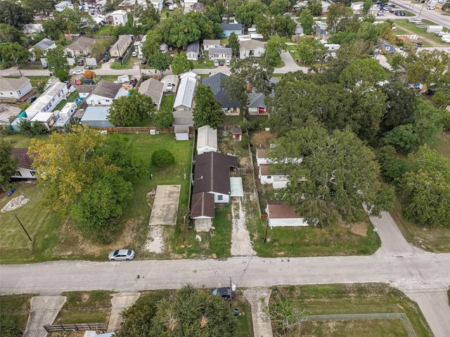 4447 5th Street, Bacliff, TX 77518