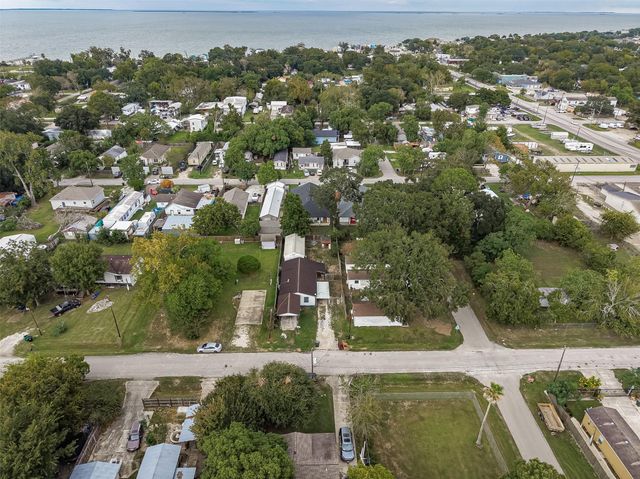 4447 5th Street, Bacliff, TX 77518