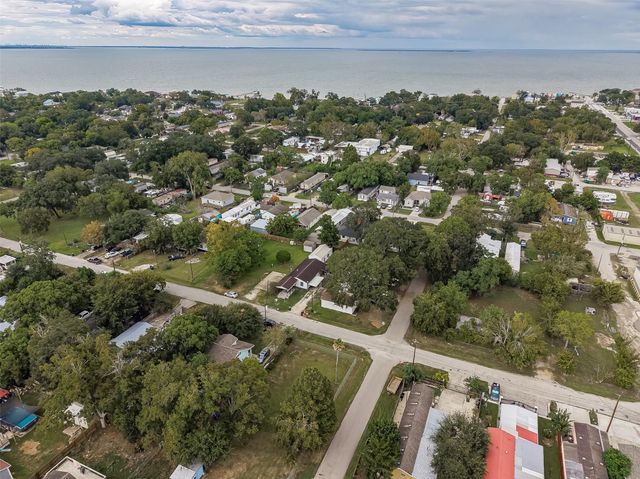 4447 5th Street, Bacliff, TX 77518
