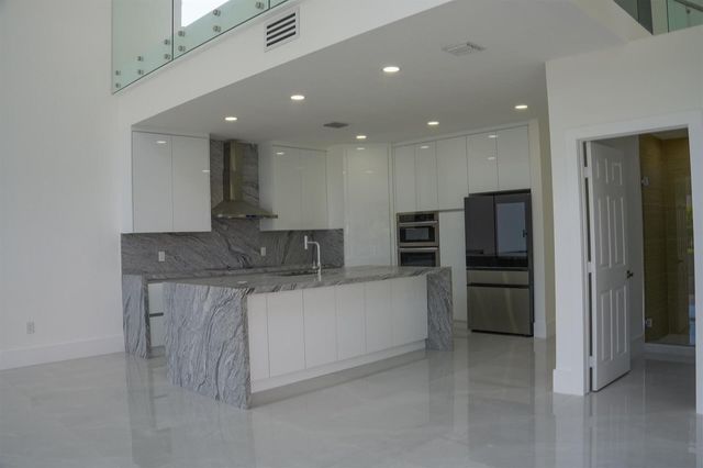 5227 SW 195th Terrace, Miramar, FL 33029