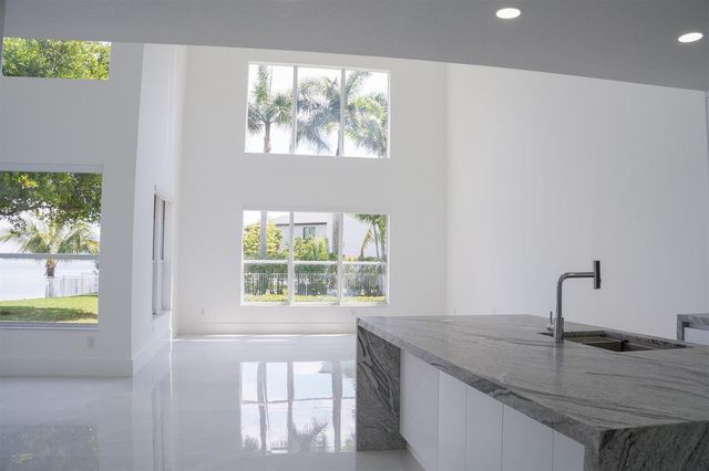 5227 SW 195th Terrace, Miramar, FL 33029