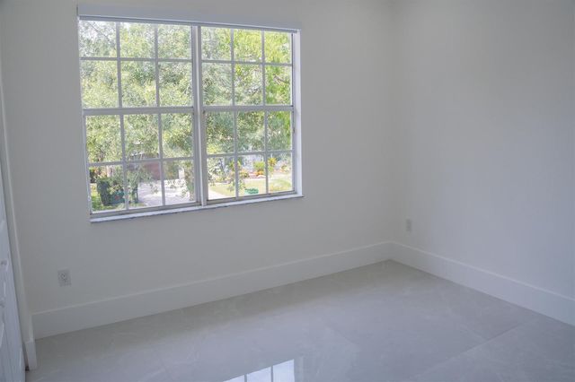5227 SW 195th Terrace, Miramar, FL 33029