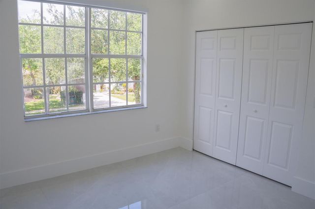 5227 SW 195th Terrace, Miramar, FL 33029