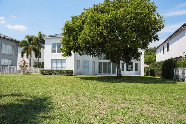 5227 SW 195th Terrace, Miramar, FL 33029