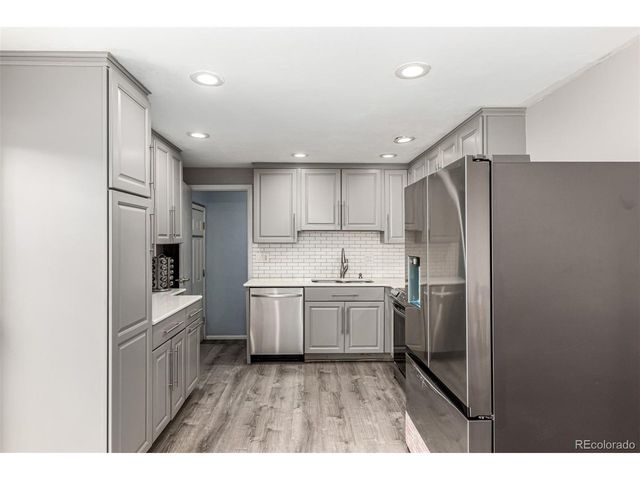 6691 S Wellington Ct, Centennial, CO 80121