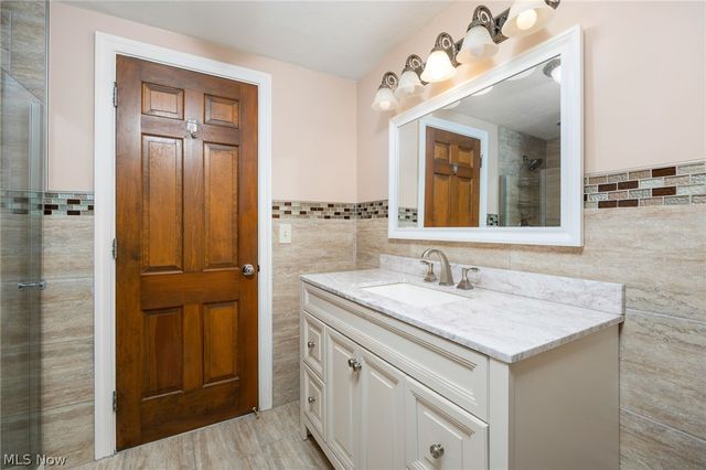 10124 Barr Road, Brecksville, OH 44141