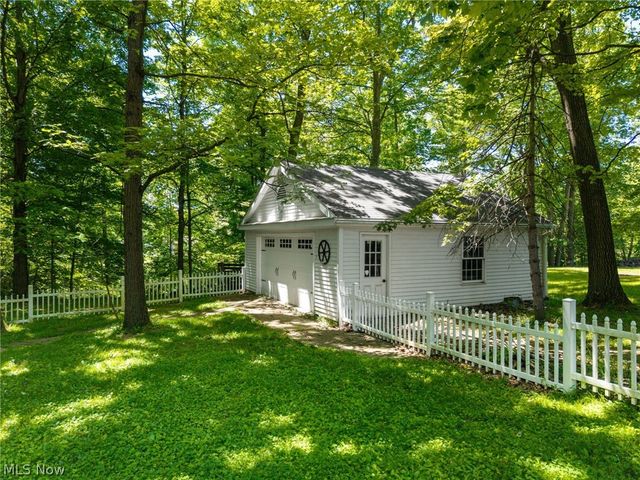 10124 Barr Road, Brecksville, OH 44141