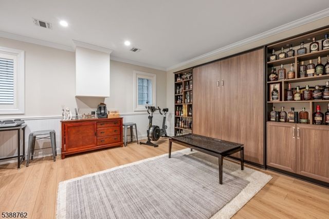 23 Community Pl, Morristown Town, NJ 07960