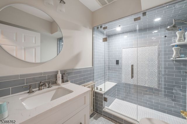 23 Community Pl, Morristown Town, NJ 07960