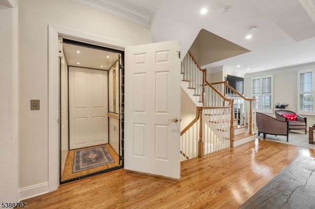 23 Community Pl, Morristown Town, NJ 07960
