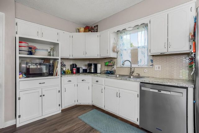 318 N Cherry Street, Gardner, KS 66030