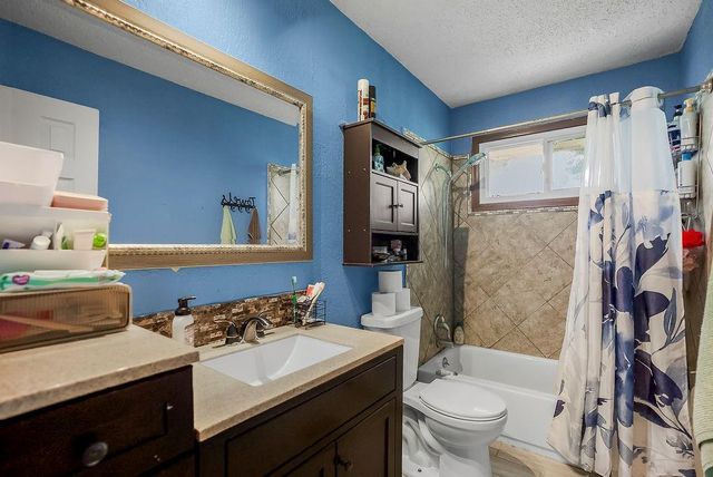 318 N Cherry Street, Gardner, KS 66030