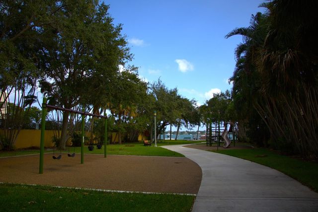 5701 N Flagler Drive, West Palm Beach, FL 33407