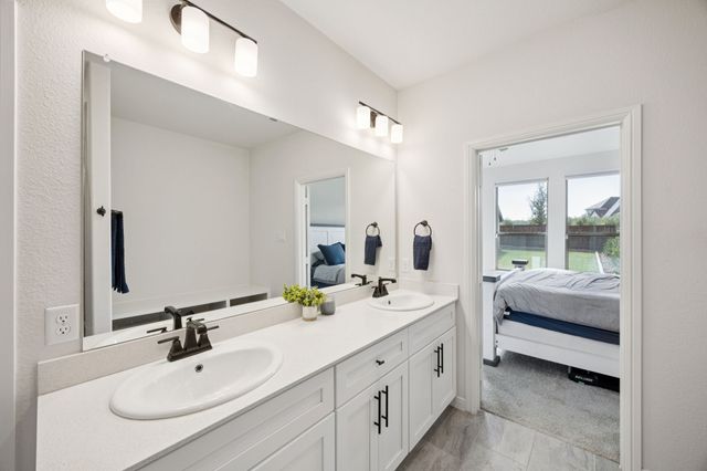 1877 Lakemont Drive, Van Alstyne, TX 75495