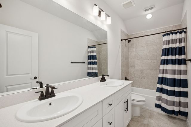 1877 Lakemont Drive, Van Alstyne, TX 75495