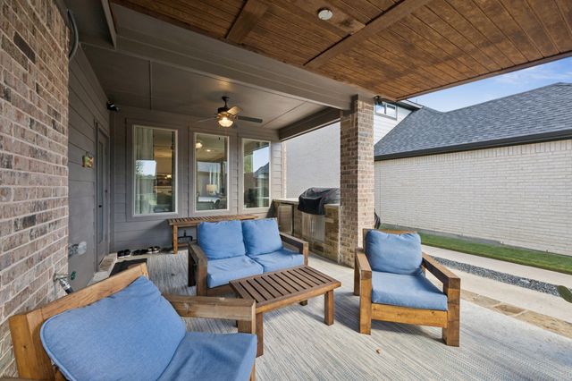 1877 Lakemont Drive, Van Alstyne, TX 75495