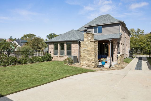 1877 Lakemont Drive, Van Alstyne, TX 75495