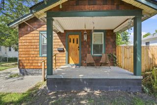 326 W Robert Avenue, Oakland Twp, MI 48030