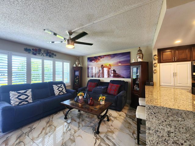1012 Ellesmere A 1012, Deerfield Beach, FL 33442