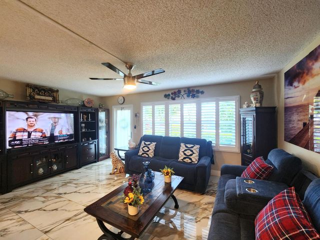 1012 Ellesmere A 1012, Deerfield Beach, FL 33442
