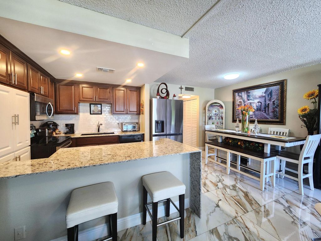 1012 Ellesmere A 1012, Deerfield Beach, FL 33442
