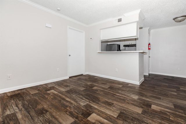 10402 Sandpiper Drive 11-156, Houston, TX 77096