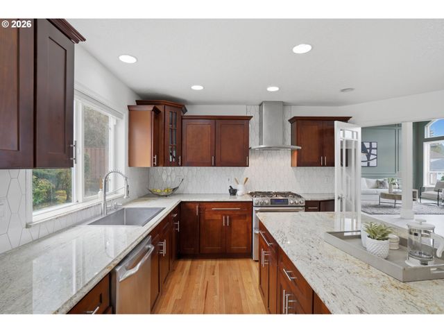 14351 Se CRESTVIEW Dr, Clackamas, OR 97015