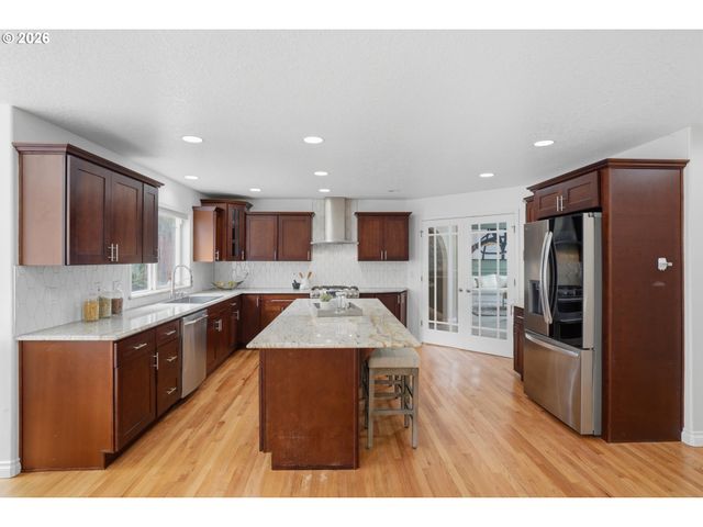 14351 Se CRESTVIEW Dr, Clackamas, OR 97015