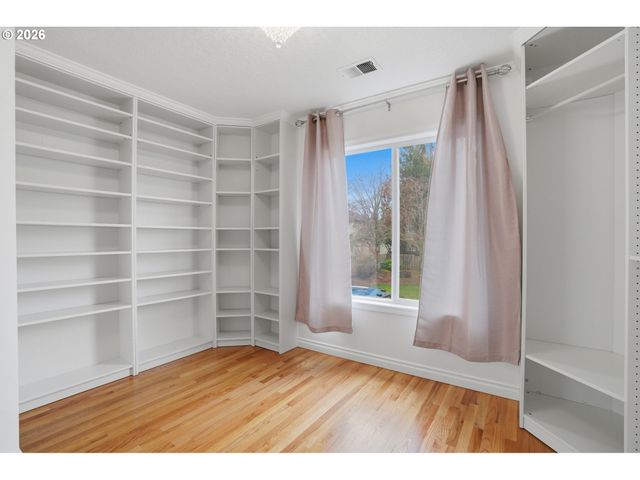 14351 Se CRESTVIEW Dr, Clackamas, OR 97015