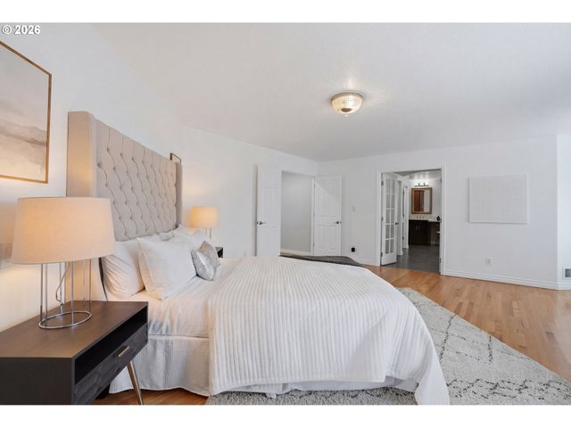 14351 Se CRESTVIEW Dr, Clackamas, OR 97015