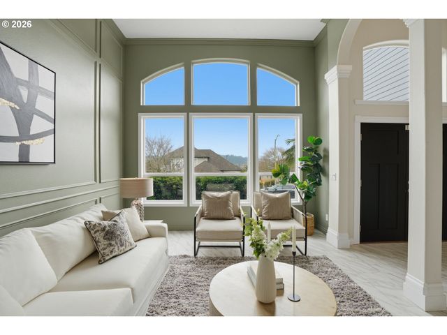 14351 Se CRESTVIEW Dr, Clackamas, OR 97015