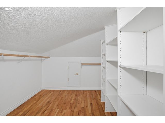 14351 Se CRESTVIEW Dr, Clackamas, OR 97015