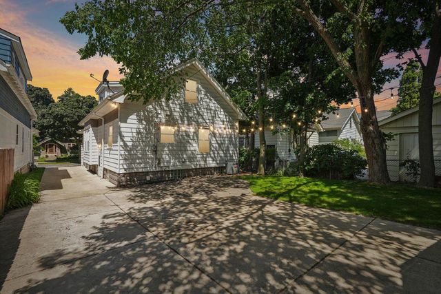 1546 N 49th STREET, Milwaukee, WI 53208